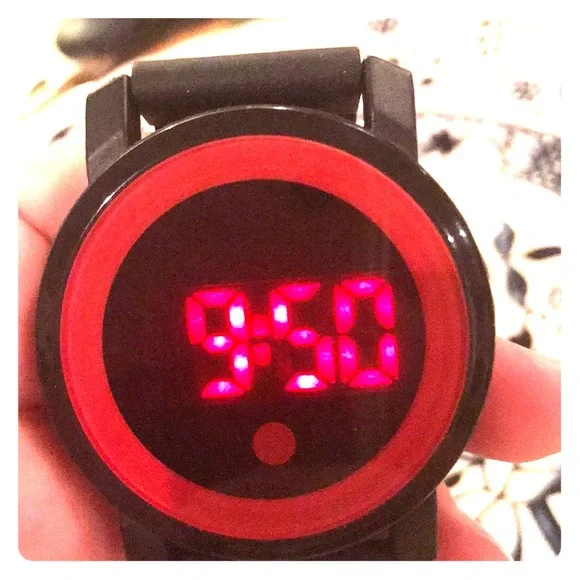 Onyx watch cheap touch screen